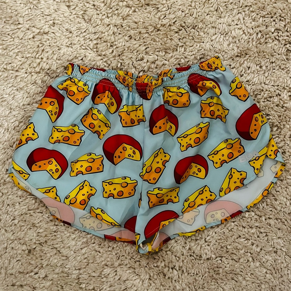 BOA Running Shorts Size Medium Cheese Pattern